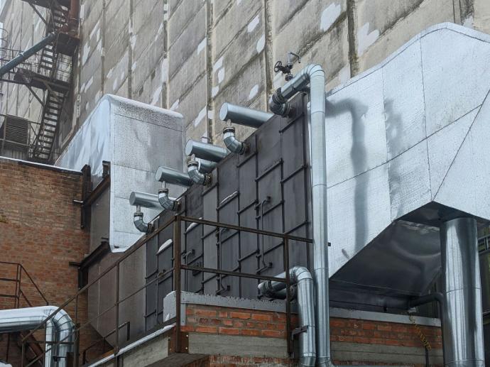 Встановлений паровий повітронагрівач для переобладнаної зерносушарки