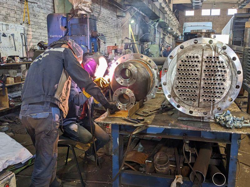 Welding of the front chamber of the heat exchanger in the production process